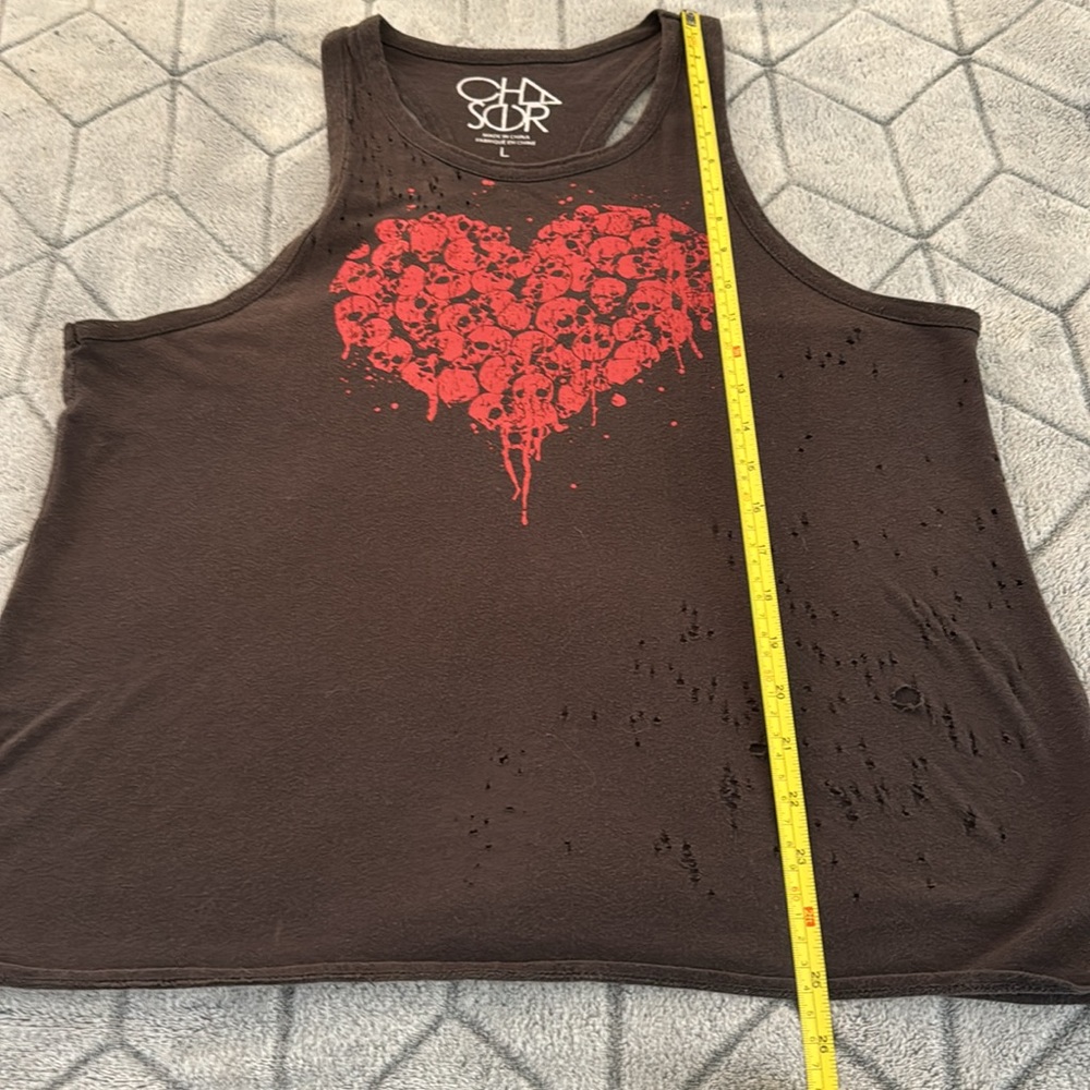 EUC Chaser Distressed Bleeding Heart Skull Tank - Large - Picture 9 of 12